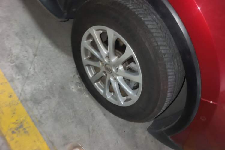 Used Buick Envision 2017 20T Two-Wheel Drive Luxury Model Right Front Wheel Hub