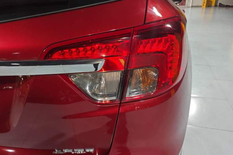 Used Buick Envision 2017 20T Two-Wheel Drive Elite Version Right Rear Taillight