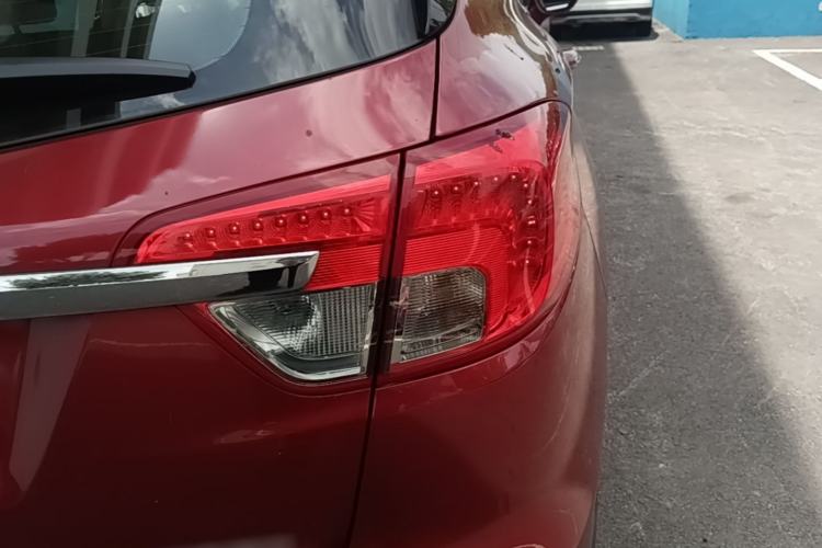 Used Buick Envision 2017 20T Two-Wheel-Drive Tech Edition Right Rear Taillight