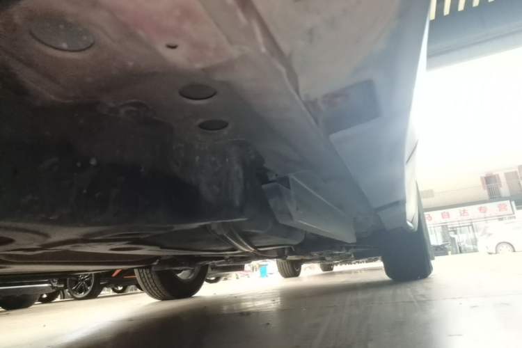 Used Buick Envision 2017 28T Four-Wheel Drive Elite Model Right Side Sill