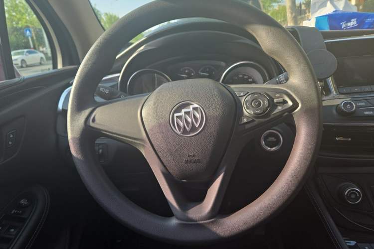 Used Buick Envision 2017 20T Two-Wheel-Drive Tech Edition Steering Wheel