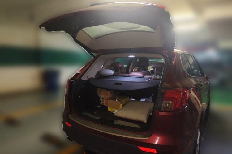 Used Buick Envision 2017 28T Four-Wheel Drive Elite Model Trunk
