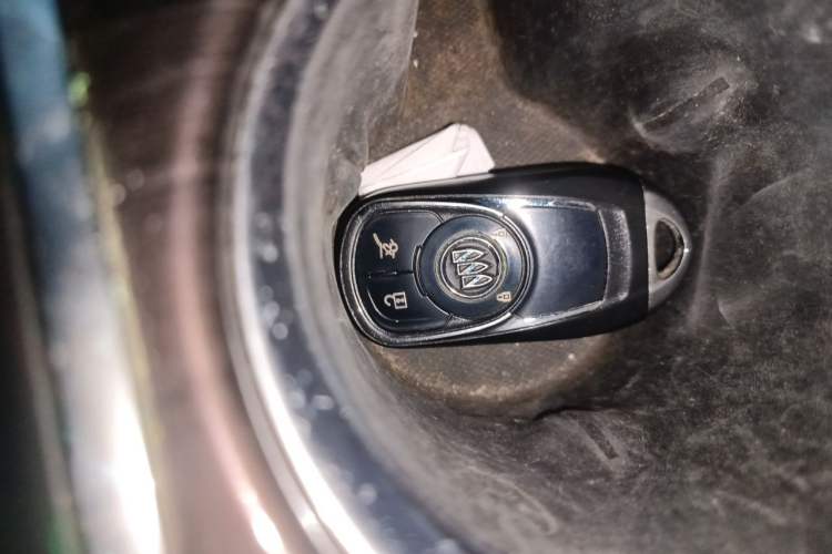 Used Buick Envision 2017 20T Two-Wheel Drive Luxury Model Vehicle Key