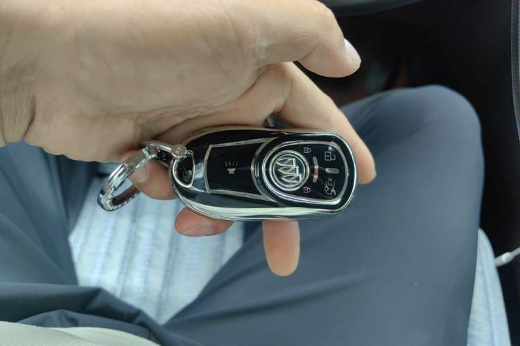 Used Buick Envision 2017 20T Two-Wheel Drive Luxury Model Vehicle Key