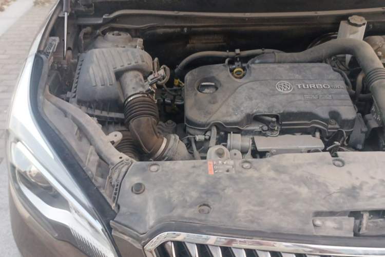 Used Buick Envision 2017 20T Two-Wheel Drive Elite Version Engine Bay Right