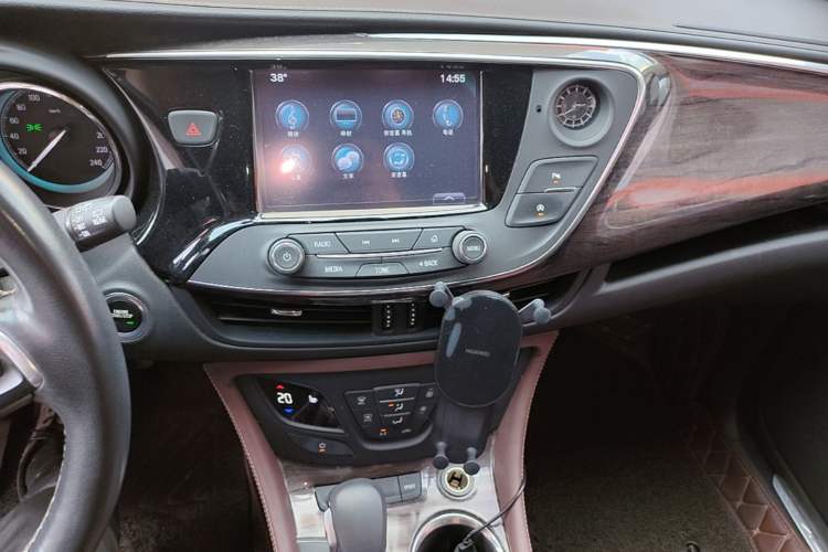 Used Buick Envision 2017 28T Four-Wheel Drive Elite Model Audio And AC Panel