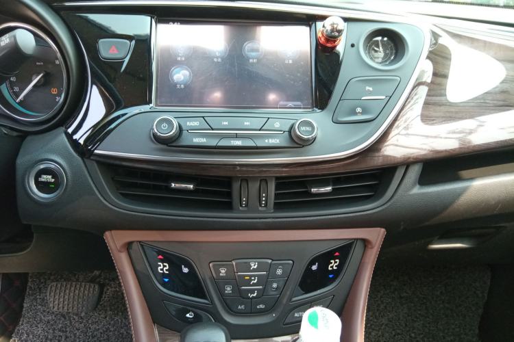 Used Buick Envision 2017 20T Two-Wheel Drive Elite Version Audio And AC Panel