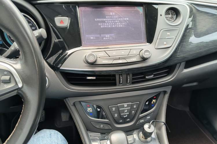 Used Buick Envision 2017 28T Four-Wheel Drive Elite Model Audio And AC Panel