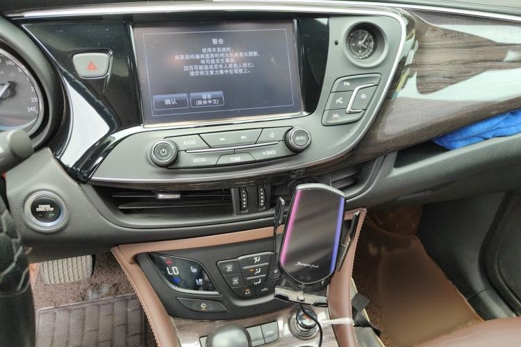 Used Buick Envision 2017 28T Four-Wheel Drive Luxury Model Audio And AC Panel