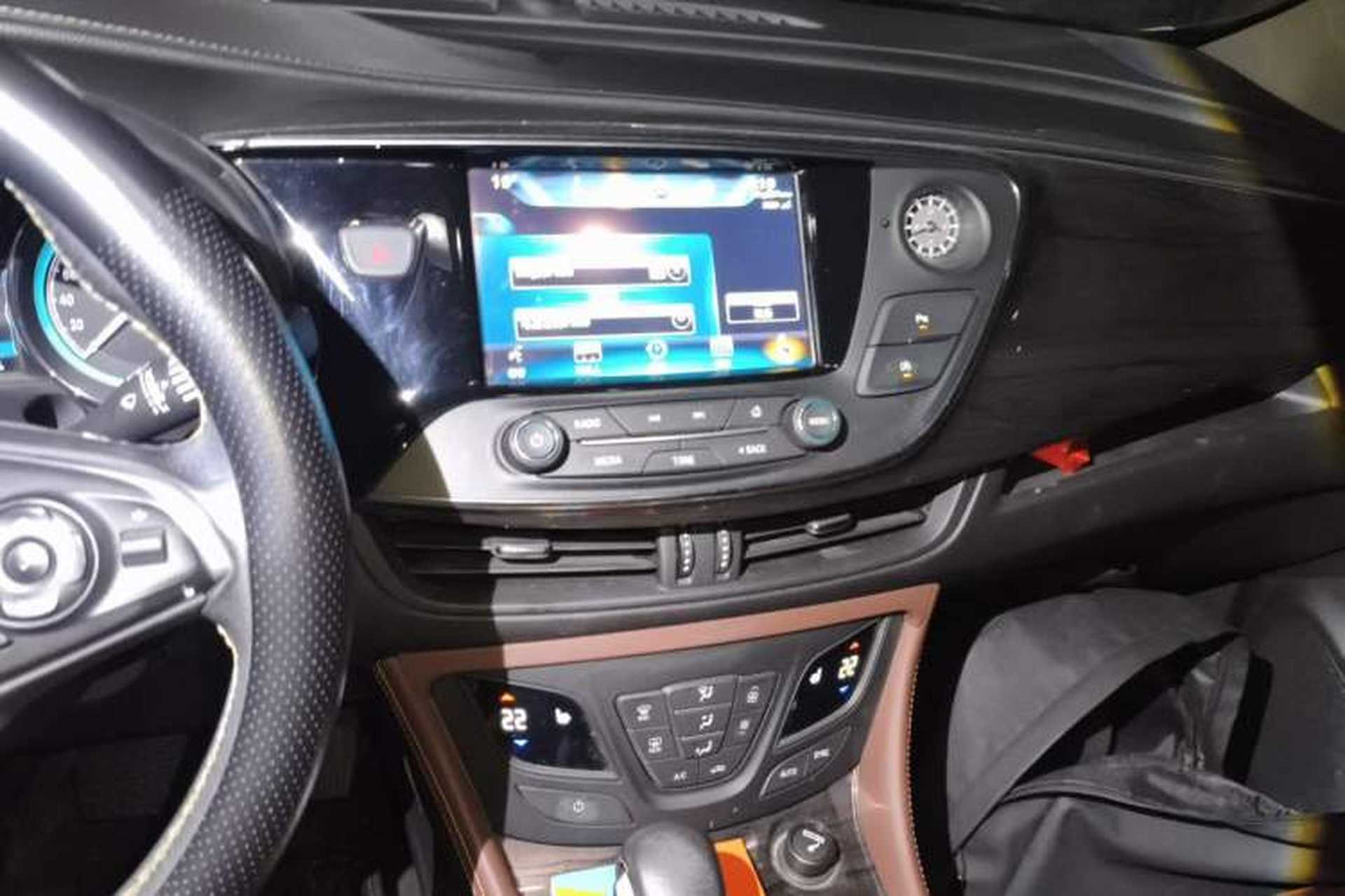 Used Buick Envision 2017 28T Four-Wheel Drive Elite Model Audio And AC Panel