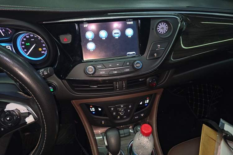 Used Buick Envision 2017 20T Two-Wheel Drive Elite Version Audio And AC Panel