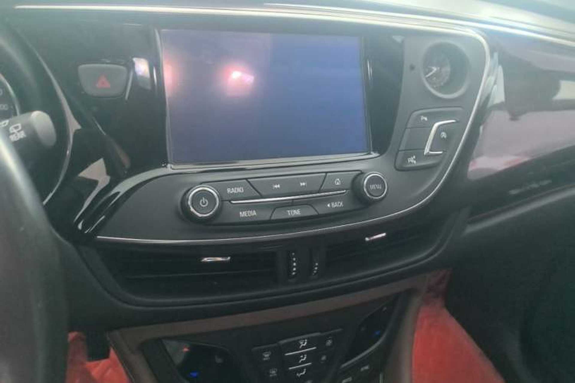 Used Buick Envision 2017 20T Two-Wheel Drive Luxury Model Audio And AC Panel