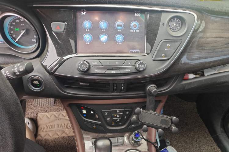 Used Buick Envision 2017 28T Four-Wheel Drive Elite Model Audio And AC Panel