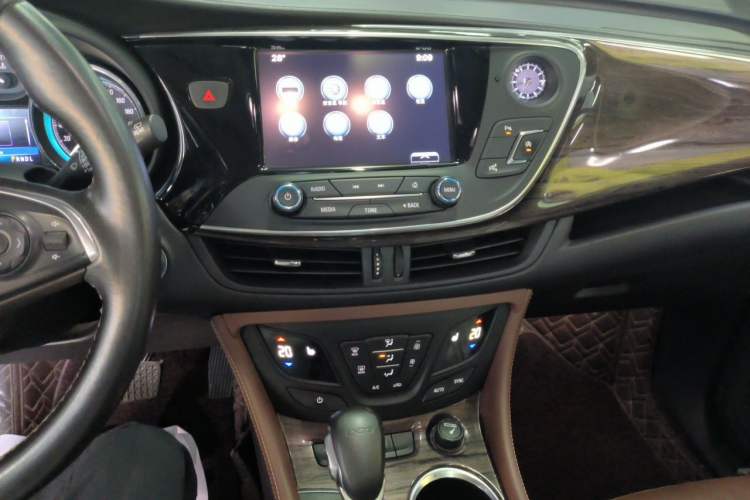 Used Buick Envision 2017 20T Two-Wheel Drive Luxury Model Audio And AC Panel
