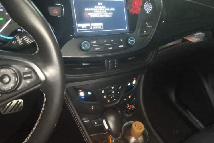 Used Buick Envision 2017 28T Four-Wheel Drive Elite Model Audio And AC Panel