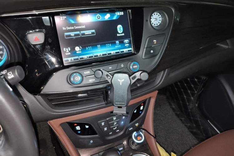 Used Buick Envision 2017 28T Four-Wheel Drive Elite Model Audio And AC Panel