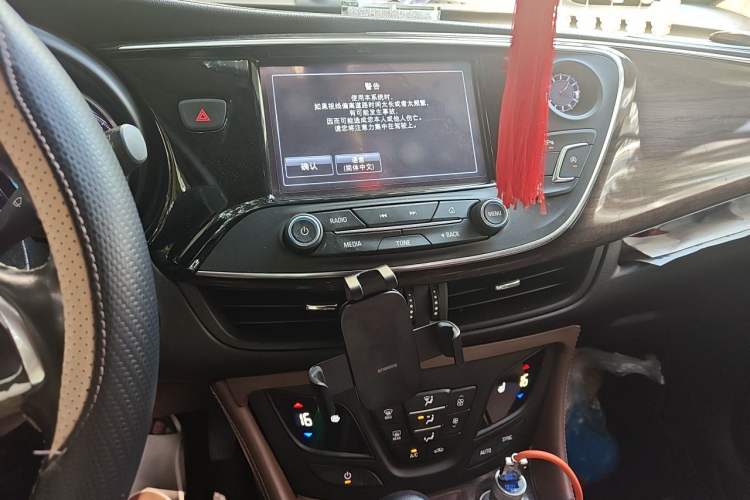 Used Buick Envision 2017 20T Two-Wheel Drive Luxury Model Audio And AC Panel