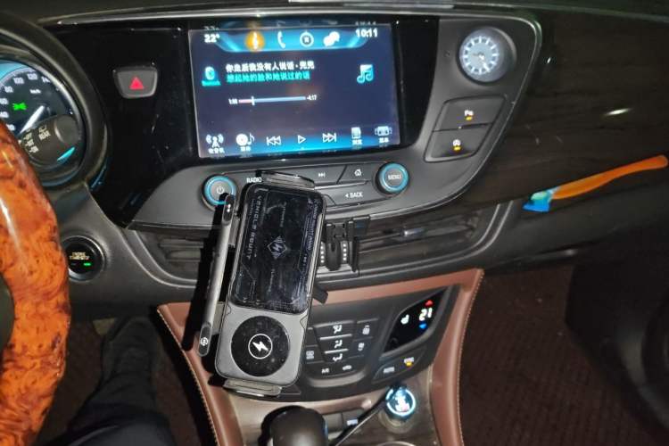 Used Buick Envision 2017 28T Four-Wheel Drive Elite Model Audio And AC Panel