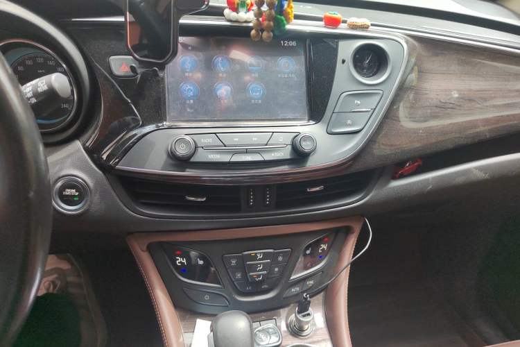 Used Buick Envision 2017 28T Four-Wheel Drive Elite Model Audio And AC Panel