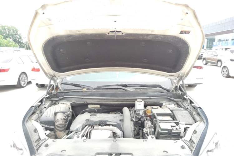 Used Buick Envision 2017 28T Four-Wheel Drive Elite Model Engine Bay