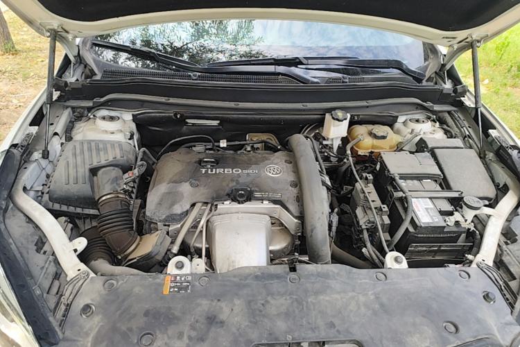 Used Buick Envision 2017 28T Four-Wheel Drive Elite Model Engine Bay
