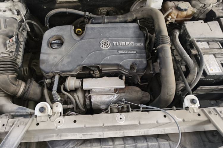 Used Buick Envision 2017 20T Two-Wheel Drive Elite Version Engine Bay