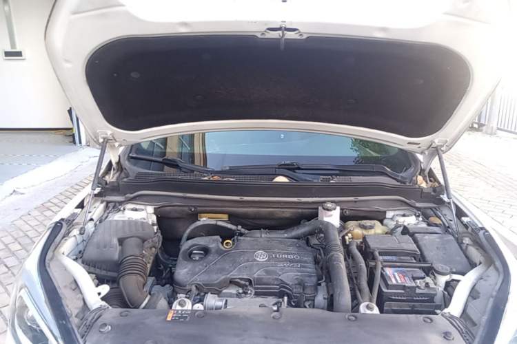 Used Buick Envision 2017 20T Two-Wheel Drive Luxury Model Engine Bay