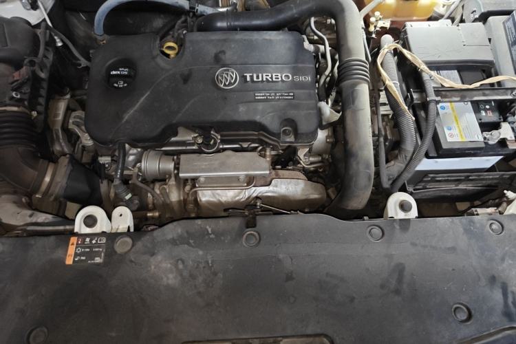 Used Buick Envision 2017 20T Two-Wheel Drive Luxury Model Engine Bay