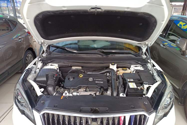 Used Buick Envision 2017 20T Two-Wheel Drive Elite Version Engine Bay