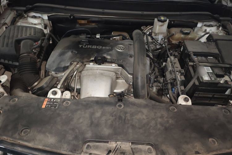 Used Buick Envision 2017 28T Four-Wheel Drive Elite Model Engine Bay