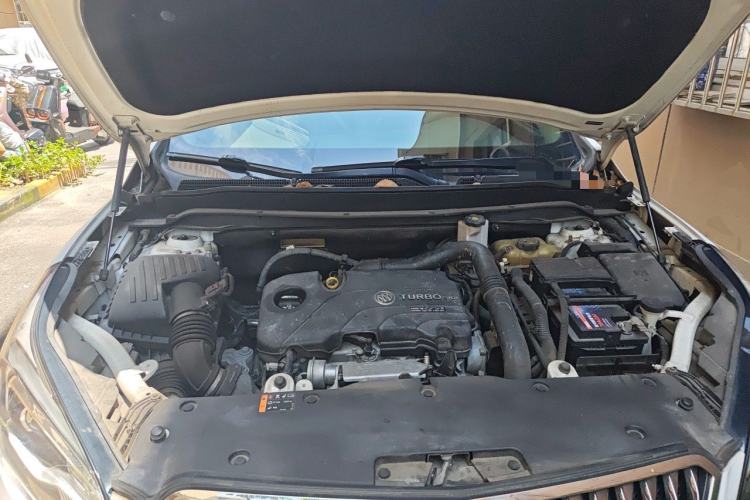 Used Buick Envision 2017 20T Two-Wheel Drive Luxury Model Engine Bay