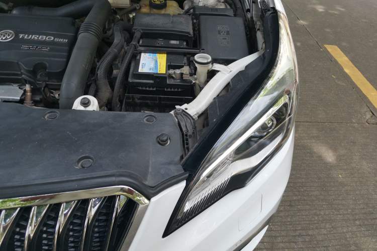 Used Buick Envision 2017 20T Two-Wheel Drive Luxury Model Engine Bay Left