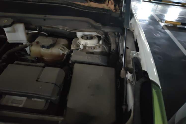 Used Buick Envision 2017 28T Four-Wheel Drive Elite Model Engine Bay Left