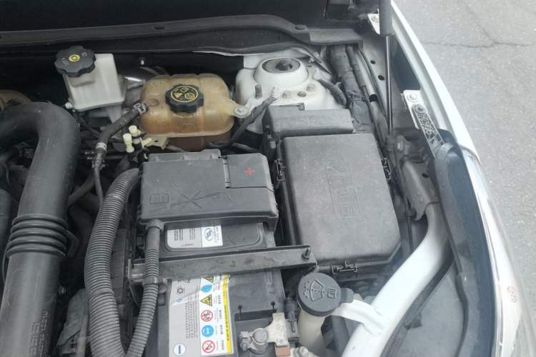 Used Buick Envision 2017 20T Two-Wheel Drive Leading Version Engine Bay Left