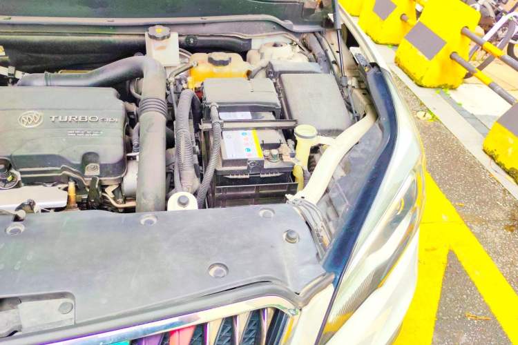 Used Buick Envision 2017 20T Two-Wheel Drive Leading Version Engine Bay Left