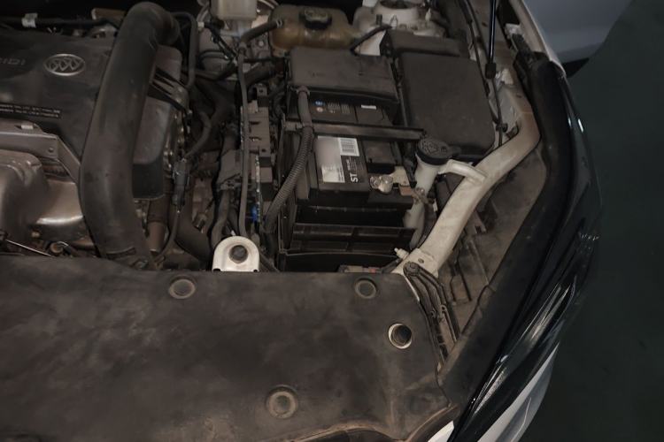 Used Buick Envision 2017 28T Four-Wheel Drive Elite Model Engine Bay Left