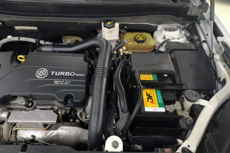 Used Buick Envision 2017 20T Two-Wheel Drive Luxury Model Engine Bay Left