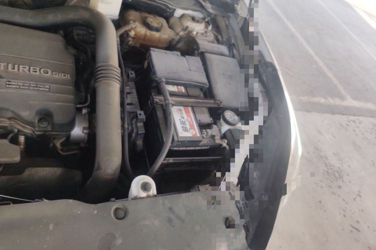 Used Buick Envision 2017 20T Two-Wheel Drive Leading Version Engine Bay Left