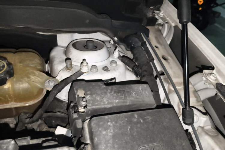 Used Buick Envision 2017 28T Four-Wheel Drive Elite Model Engine Bay Left