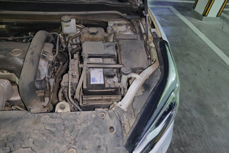 Used Buick Envision 2017 28T Four-Wheel Drive Elite Model Engine Bay Left