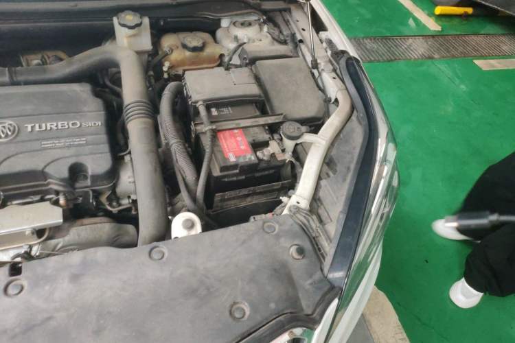 Used Buick Envision 2017 20T Two-Wheel Drive Leading Version Engine Bay Left