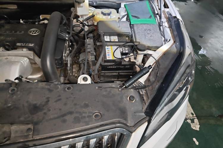 Used Buick Envision 2017 28T Four-Wheel Drive Elite Model Engine Bay Left