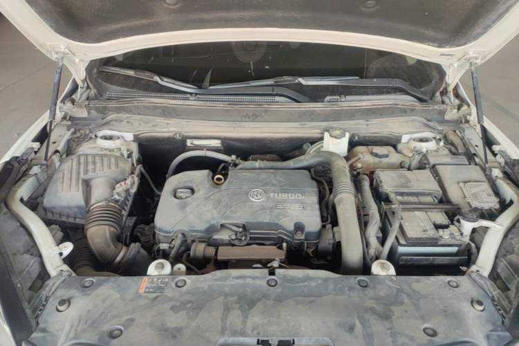 Used Buick Envision 2017 20T Two-Wheel Drive Elite Version Engine Bay