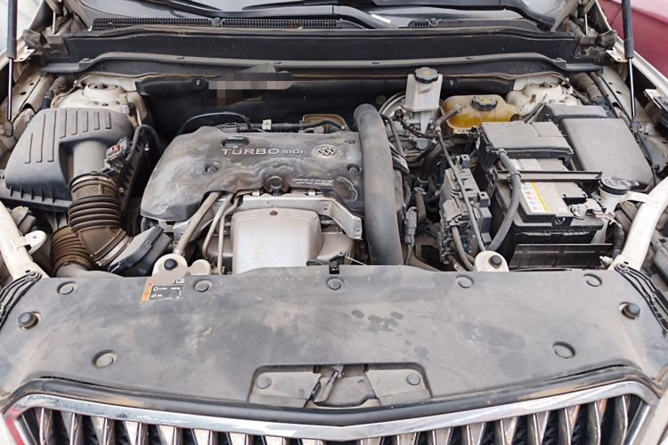 Used Buick Envision 2017 28T Four-Wheel Drive Elite Model Engine Bay