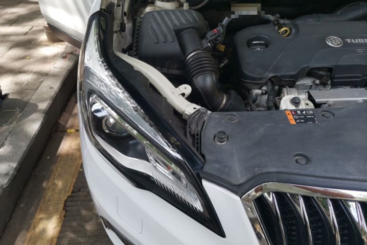 Used Buick Envision 2017 20T Two-Wheel Drive Luxury Model Engine Bay Right