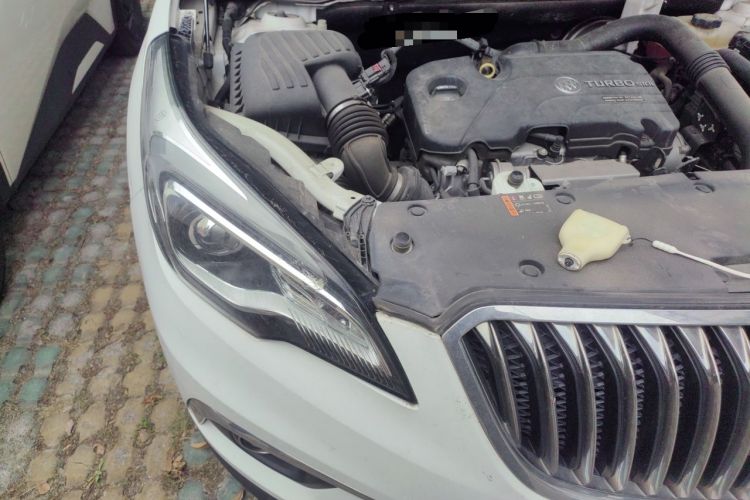 Used Buick Envision 2017 20T Two-Wheel Drive Elite Version Engine Bay Right