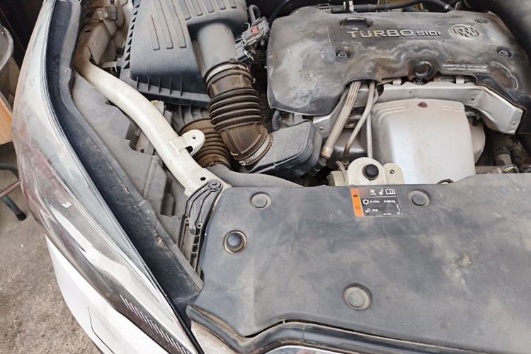 Used Buick Envision 2017 28T Four-Wheel Drive Elite Model Engine Bay Right