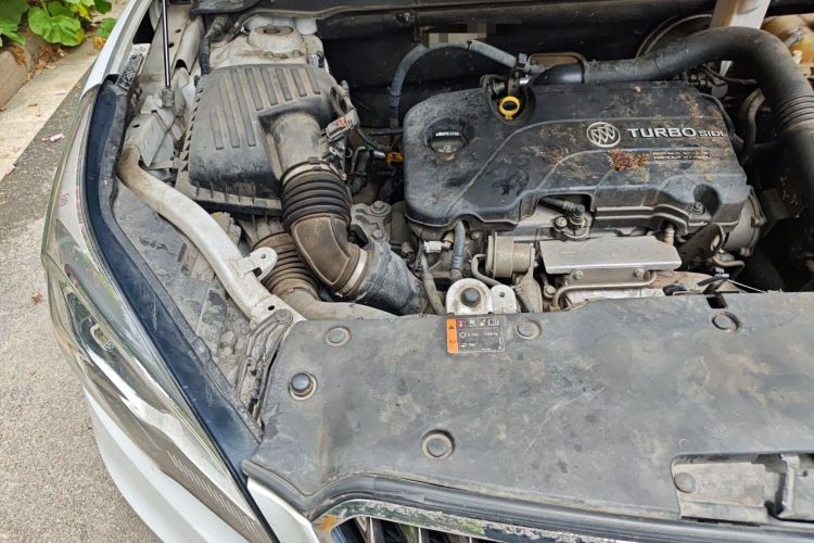 Used Buick Envision 2017 20T Two-Wheel Drive Leading Version Engine Bay Right