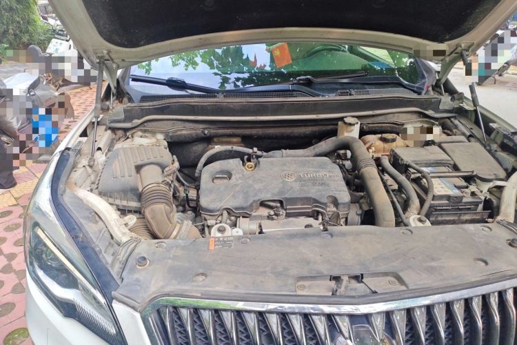 Used Buick Envision 2017 20T Two-Wheel Drive Luxury Model Engine Bay Right