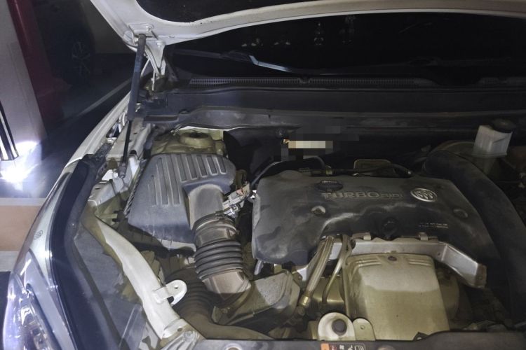 Used Buick Envision 2017 28T Four-Wheel Drive Elite Model Engine Bay Right